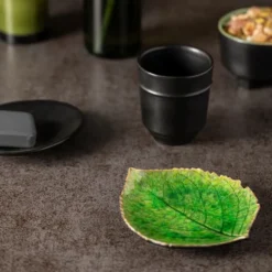 Assiette en grés "Hortensia" - Vert d'eau