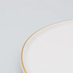 Assiette en porcelaine 