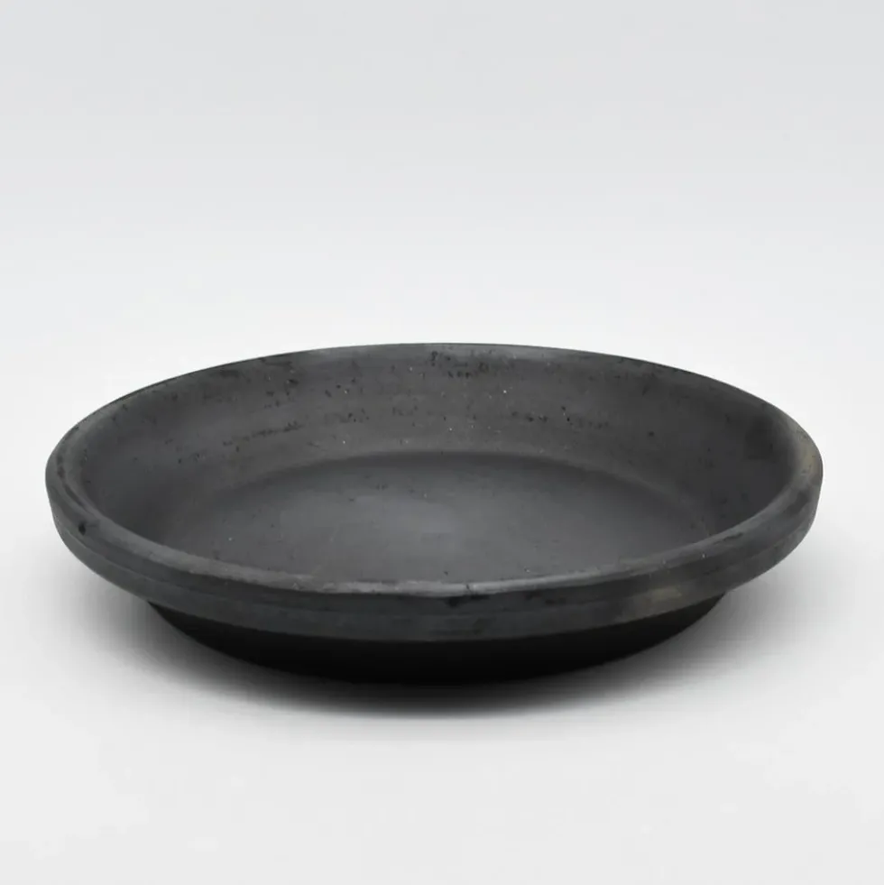 Assiette en terre cuite noire de Bisalhães
