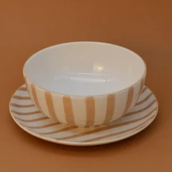 Assiette rayée