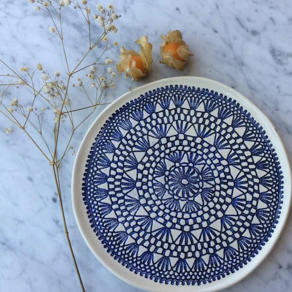 Assiette "Renda" bleue - 27cm