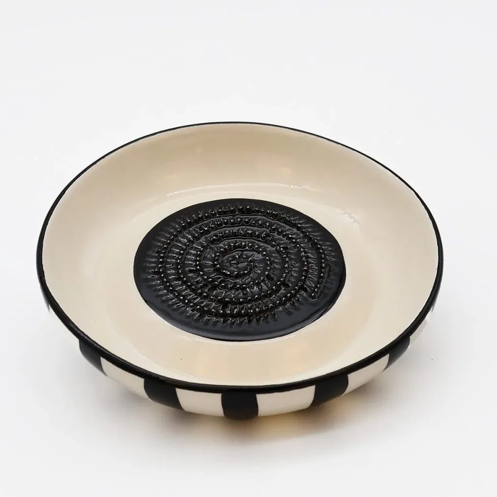 Assiette à râper rayée "Costa Nova Mar" - Noir