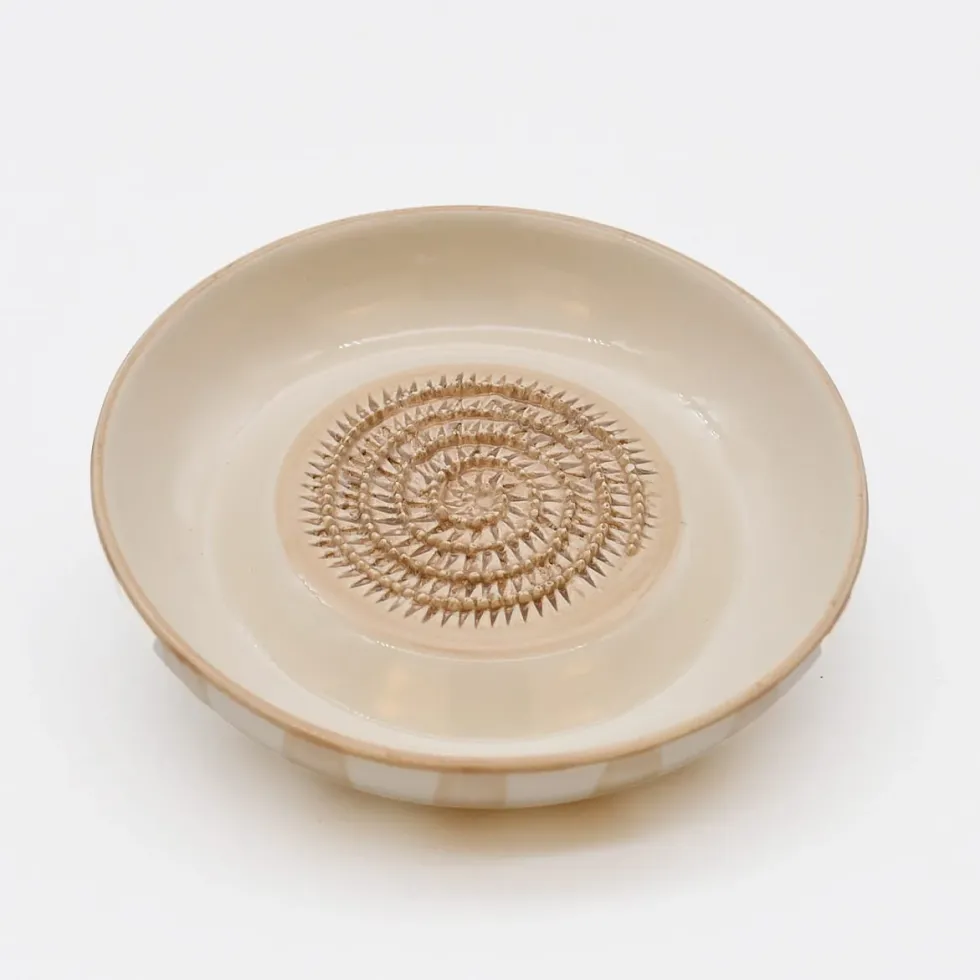 Assiette à râper rayée "Costa Nova Mar" - Moka