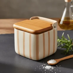 Boite de cuisine rayée 