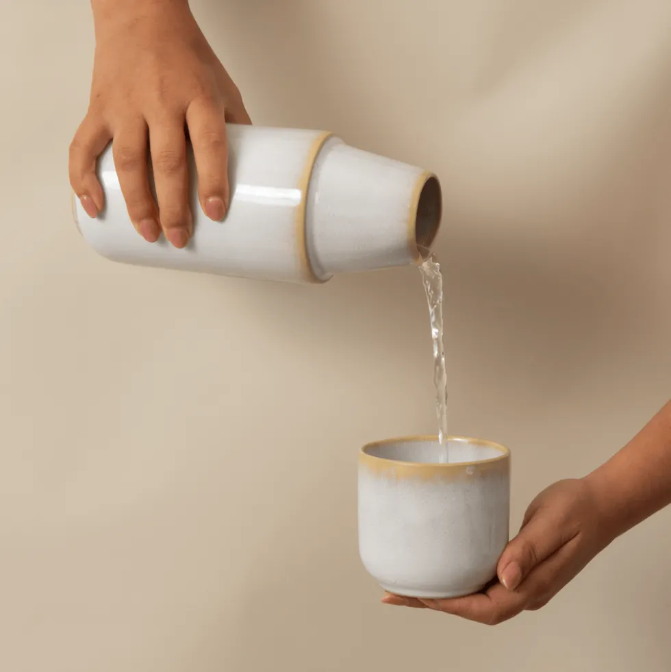 Bouteille en grès "Amazonia" et sa tasse - Blanc