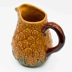 Carafe en céramique en forme d'ananas