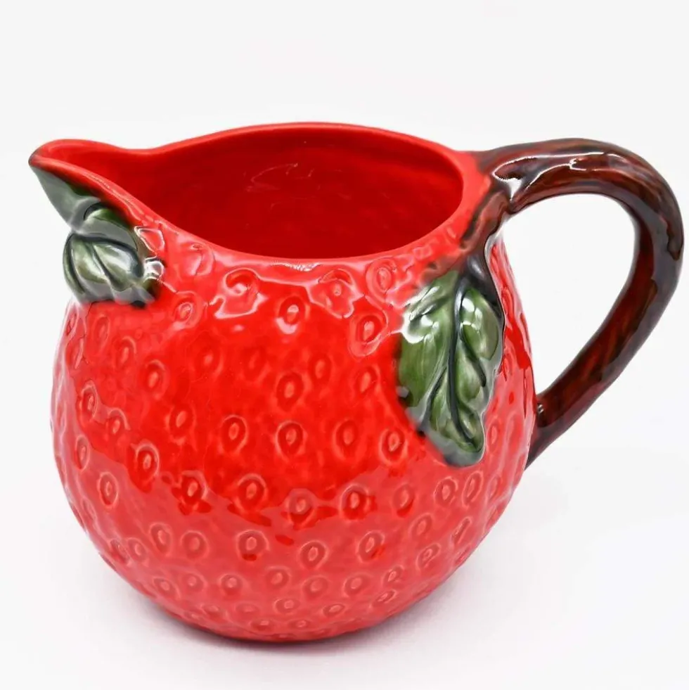 Carafe en céramique en forme de fraise