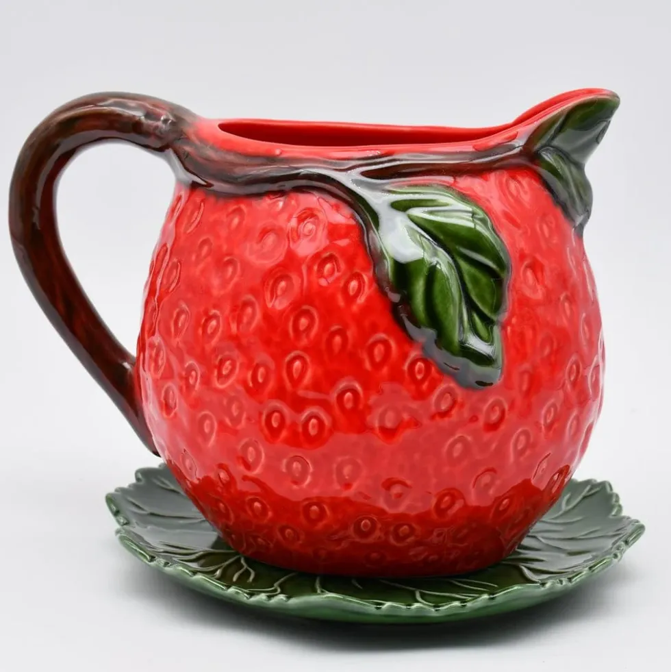 Carafe en céramique en forme de fraise