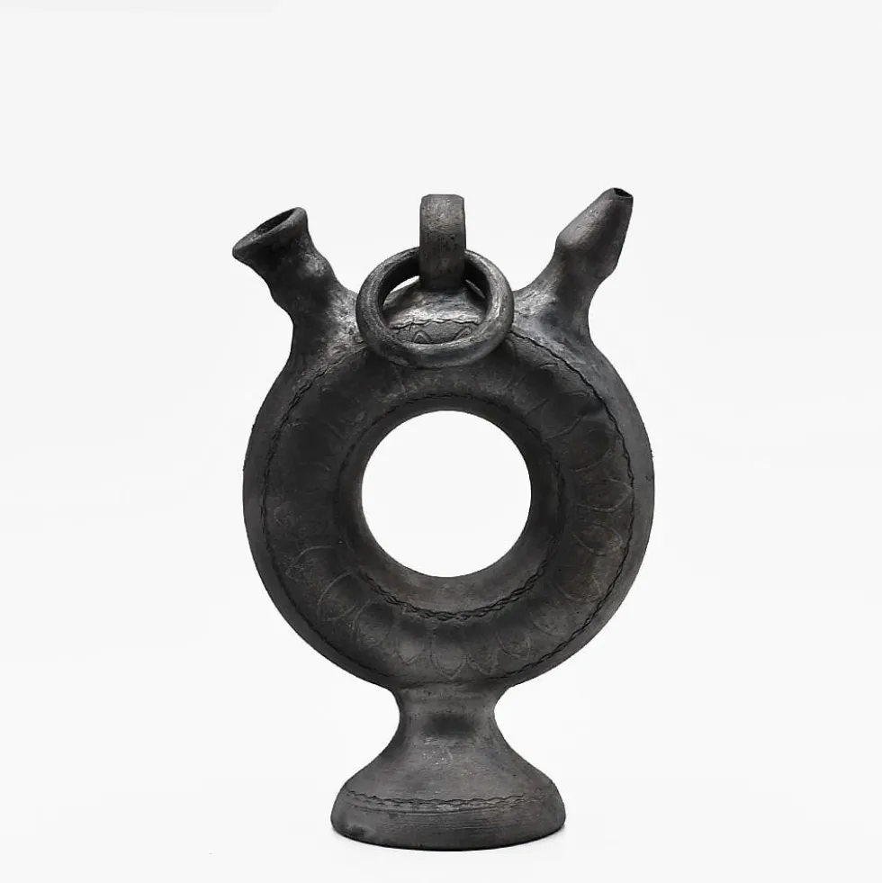 Carafe en terre cuite noire de Bisalhães