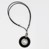 Collier coulissant en liège et métal martelé