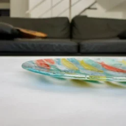 Grand plat en verre fusionné