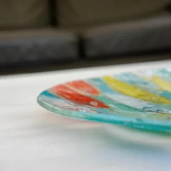 Grand plat en verre fusionné