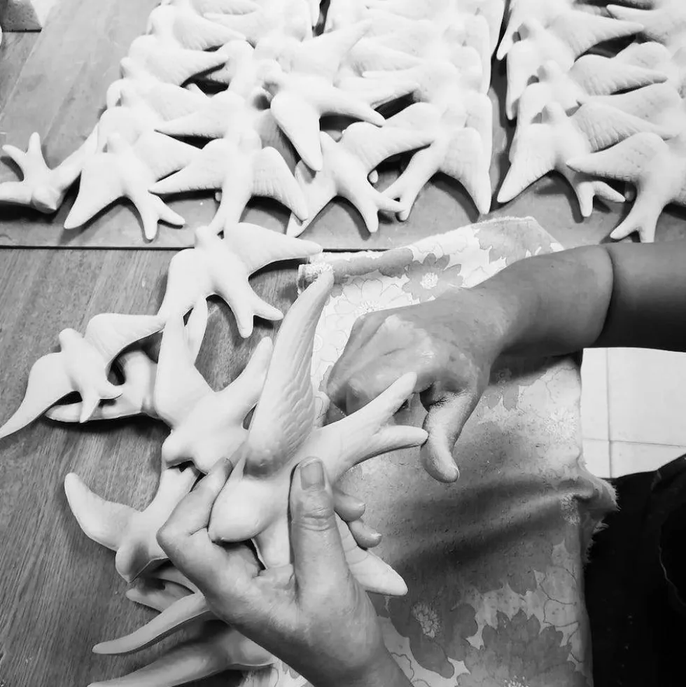 Hirondelle lisse en céramique blanche