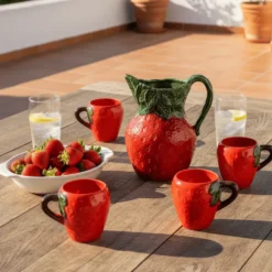 Mug en céramique en forme de fraise