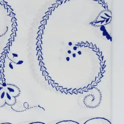 Nappe en coton brodée et ses serviettes