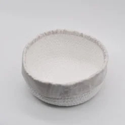 Panier en coton à parements beiges