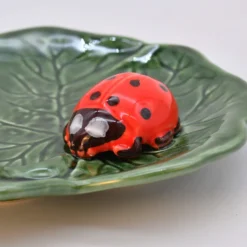 Petite assiette en céramique "Joaninha"