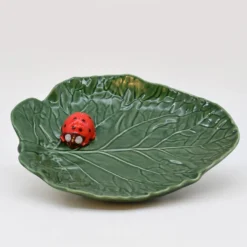 Petite assiette en céramique