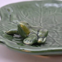 Petite assiette en céramique
