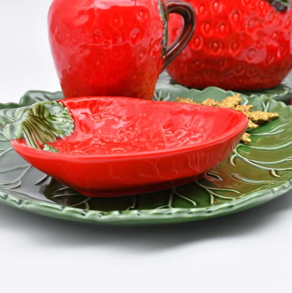 Petit plat de service en céramique en forme de fraise