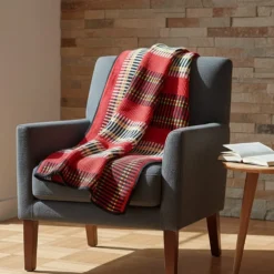 Plaid traditionnel à galon "Manta de Mira de Aire" - Rouge