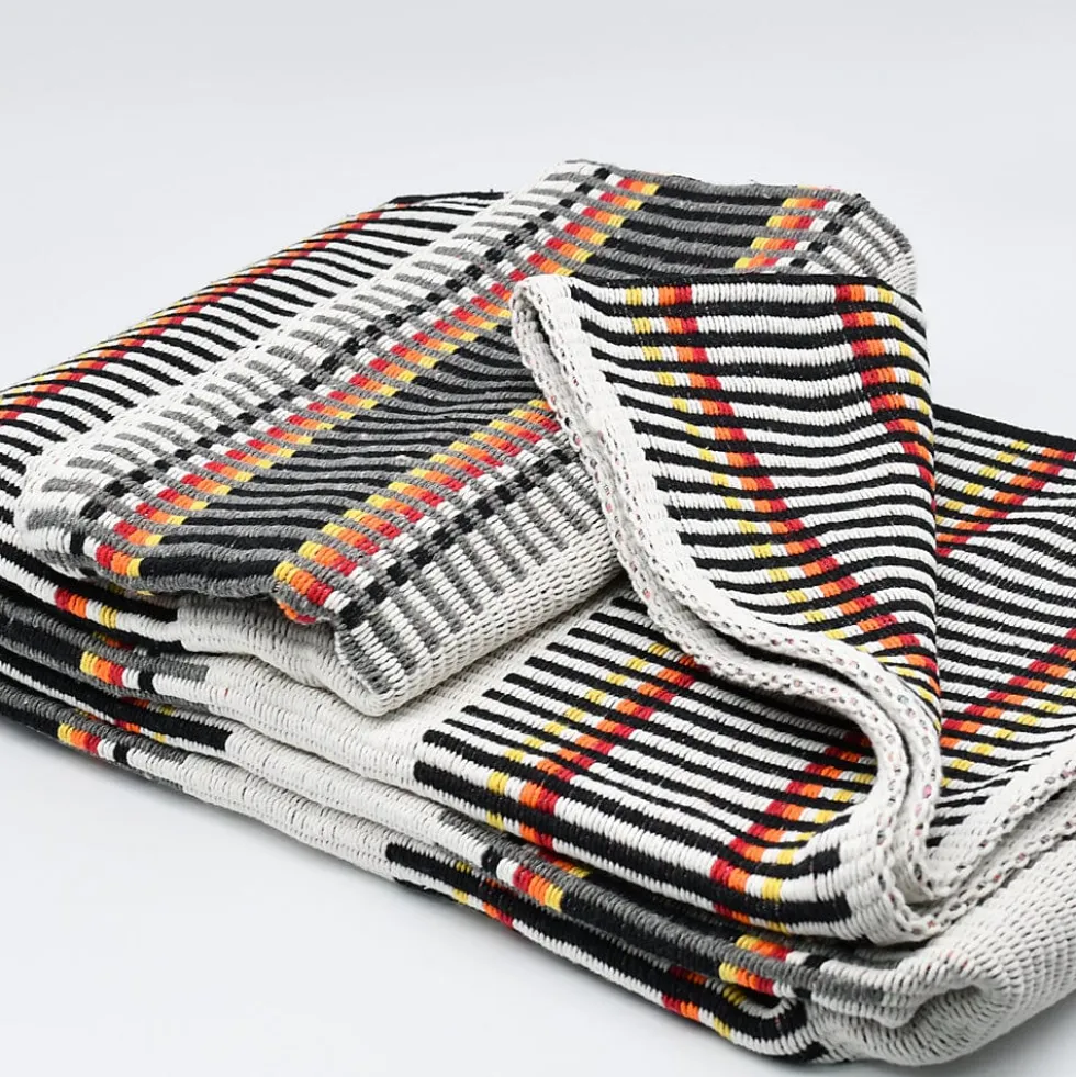 Plaid traditionnel à galon "Manta de Mira de Aire" - Gris