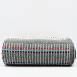 Plaid traditionnel à galon "Manta de Mira de Aire" - Gris moyen