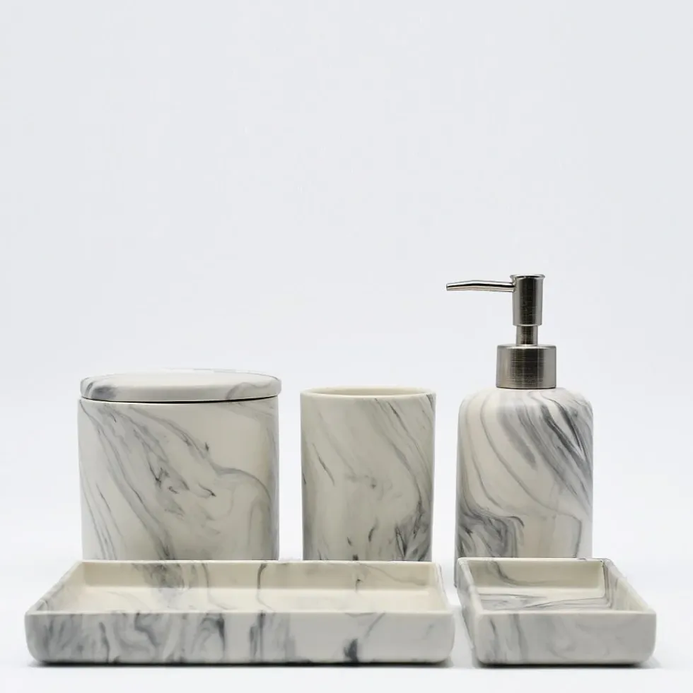 Set de salle de bain en céramique
