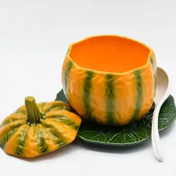 Soupière en céramique en forme de citrouille