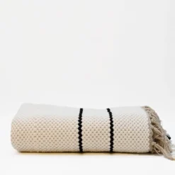 Tapis artisanal écru 150x100