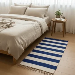 Tapis Artisanal rayé - Bleu. blanc