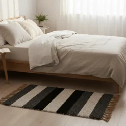 Tapis Artisanal rayé - Gris. noir