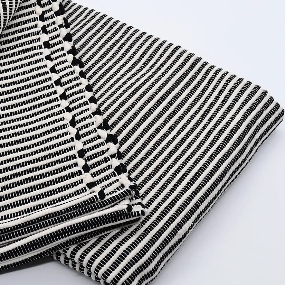 Tapis artisanal rayé Noir & Blanc 200x140