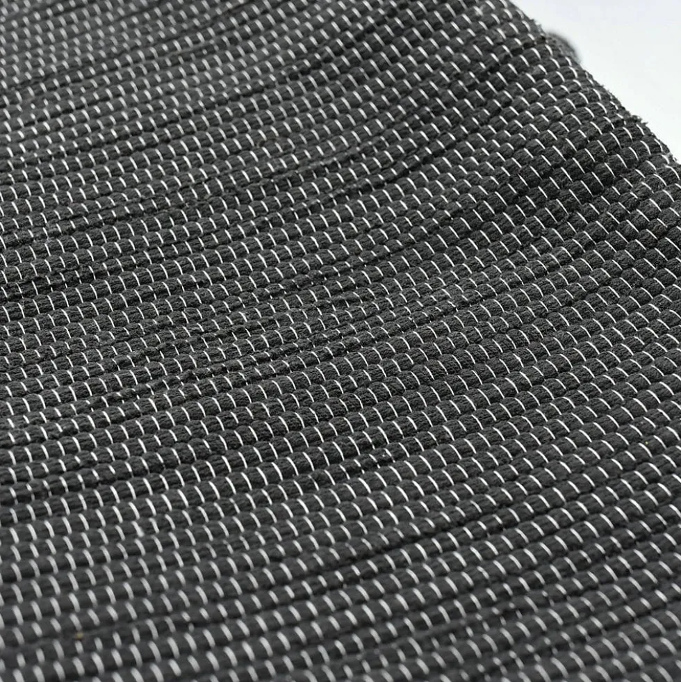 Tapis artisanal 200x140 - Noir
