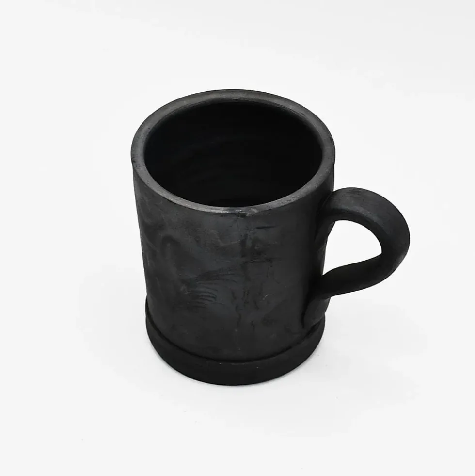 Tasse en terre cuite noire de Bisalhães