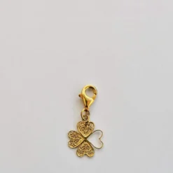 Trévo I Charm en argent doré